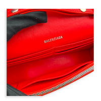 Hourglass Wallet On Chain Red in Calfskin, Silver hardware