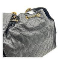C25 Medium Black Shoulder Bag in Caviar Leather, Gold hardware