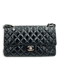 Classic Medium Black Shoulder Bag in Patent Leather, Silver hardware