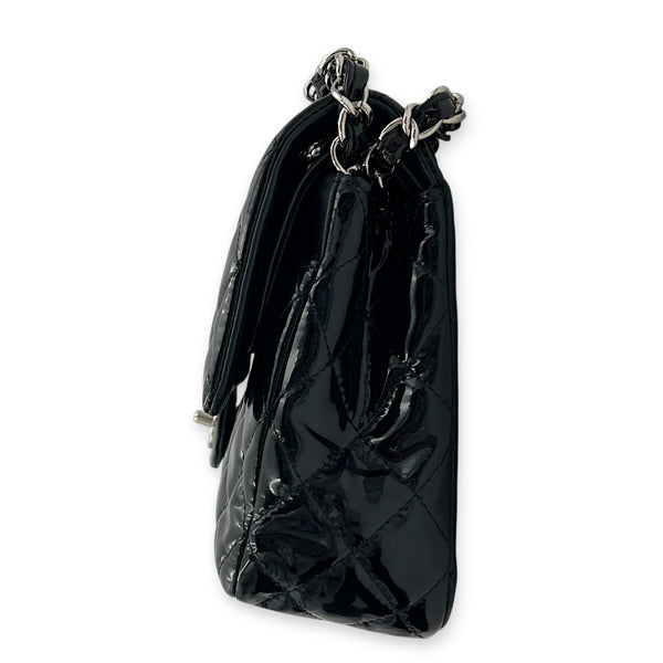 Classic Medium Black Shoulder Bag in Patent Leather, Silver hardware