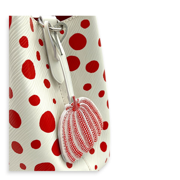 x Yayoi Kusama NeoNoe BB White Top Handle Bag in Epi Leather, Silver hardware