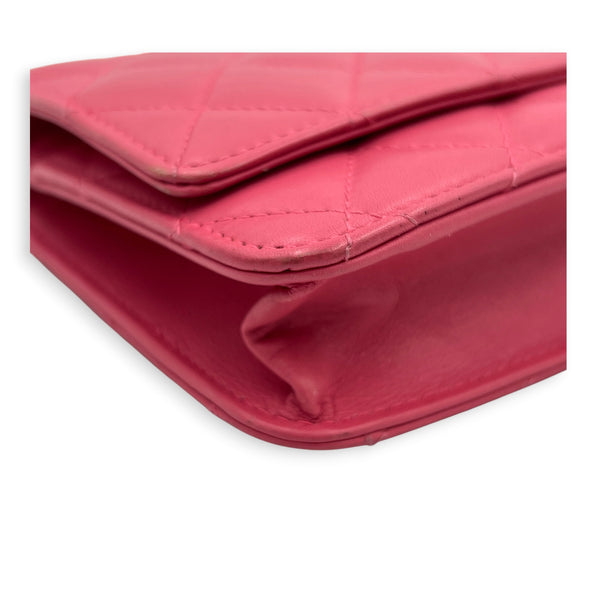 CC Wallet On Chain Pink in Lambskin, Silver hardware