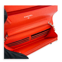 Chevron Wallet On Chain Pink in Caviar Leather, Silver hardware