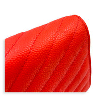 Chevron Wallet On Chain Pink in Caviar Leather, Silver hardware