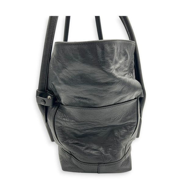 Arco Shoulder Bag Large Black in Calfskin, Silver hardware
