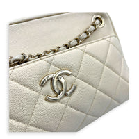 CC Camera Shoulder Bag Beige in Caviar Leather, Gold hardware