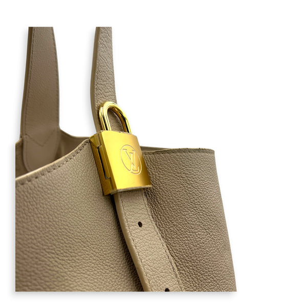 Low Key Shoulder Bag Beige in Calfskin, Gold hardware
