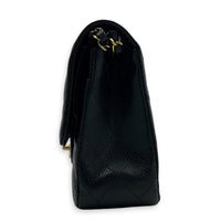 Classic Shoulder Bag Black in Caviar Leather, Gold hardware