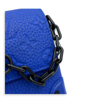 Steamer Wearable Wallet Shoulder Bag Blue in Taurillon Leather, Black hardware