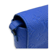 Steamer Wearable Wallet Shoulder Bag Blue in Taurillon Leather, Black hardware