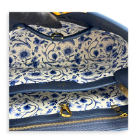 Capucines MM Kintsugi Top Handle Bag in Calfskin, Gold hardware
