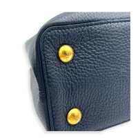 Capucines MM Kintsugi Top Handle Bag in Calfskin, Gold hardware