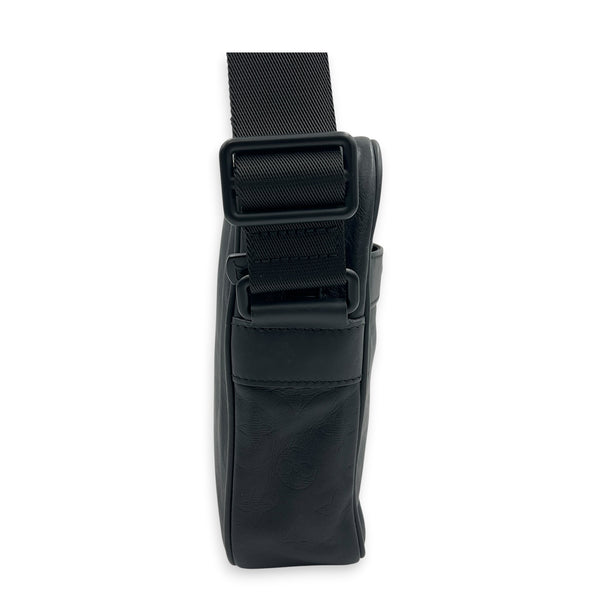 Danube Shoulder Bag Black in Calfskin, Black hardware