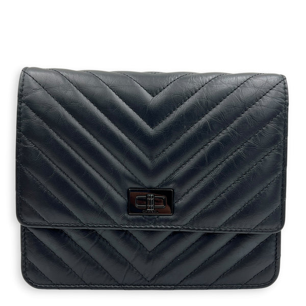 2.55 Wallet On Chain Black in Calfskin, Black hardware
