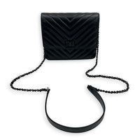 2.55 Wallet On Chain Black in Calfskin, Black hardware
