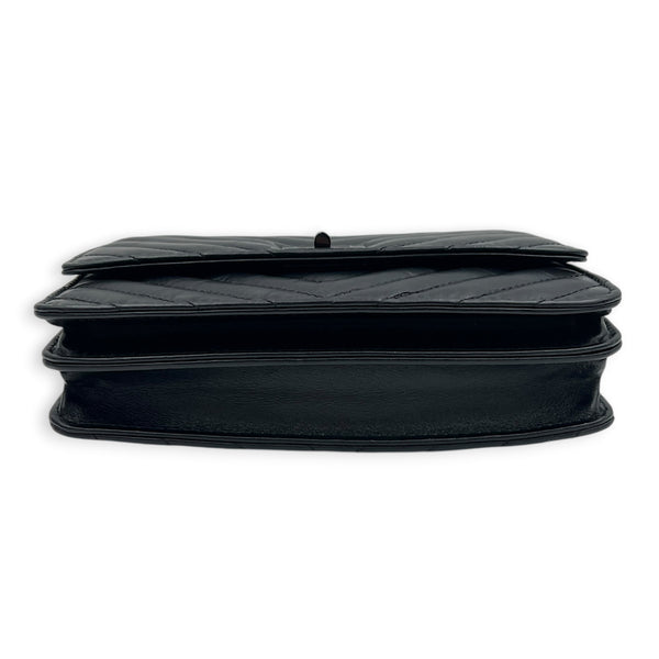2.55 Wallet On Chain Black in Calfskin, Black hardware