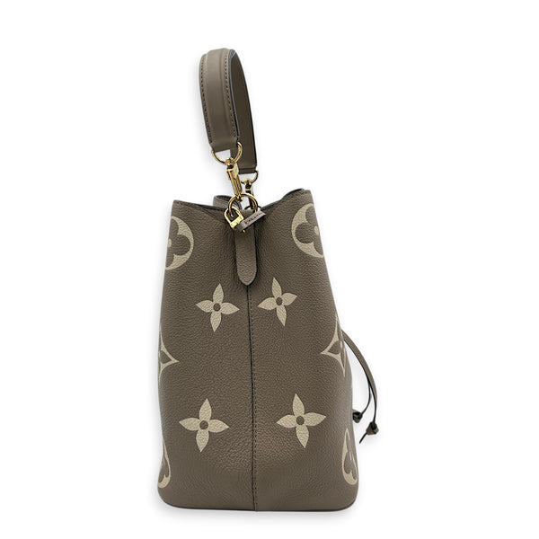 NeoNoe Bucket Bag Beige in Empreinte Leather, Gold hardware
