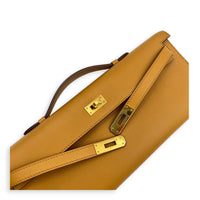 Kelly Cut Sesame Clutch in Swift, Gold hardware