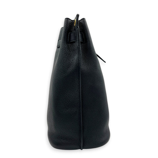 Boucle Bucket Bag Black in Calfskin, Gold hardware