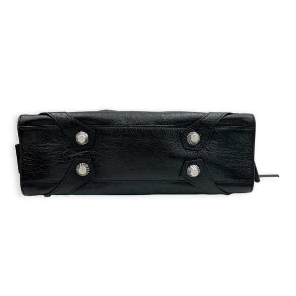 City Top Handle Bag Small Noir in Distressed Leather, Silver hardware