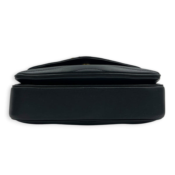 New Wave Shoulder Bag MM Black in Calfskin, Gold hardware