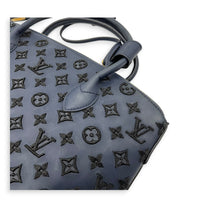 Addiction Lockit Vertical MM Blue Tote Bag in Rubber, Gold hardware