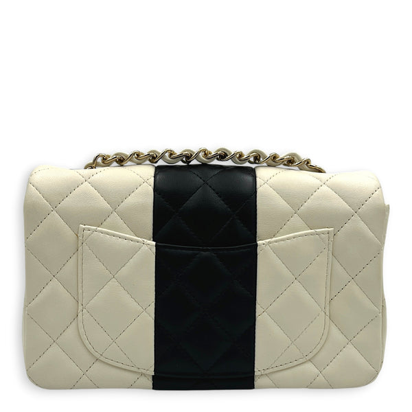CC Shoulder Bag Bicolor in Lambskin, Gold hardware