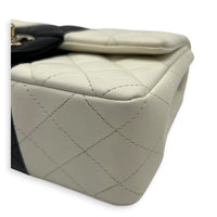 CC Shoulder Bag Bicolor in Lambskin, Gold hardware