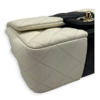 CC Shoulder Bag Bicolor in Lambskin, Gold hardware