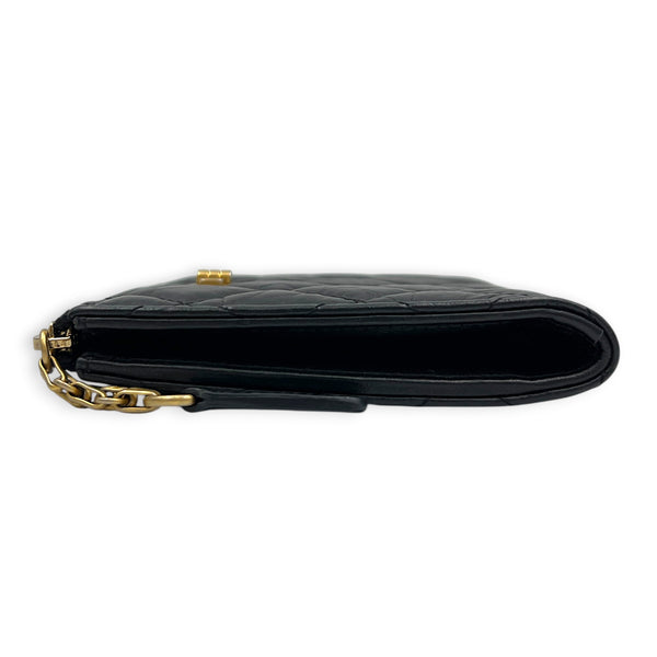 2.55 Wallet Zipped Black in Distressed Leather, Gold hardware