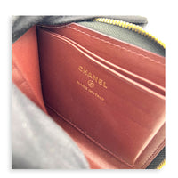 2.55 Wallet Zipped Black in Distressed Leather, Gold hardware