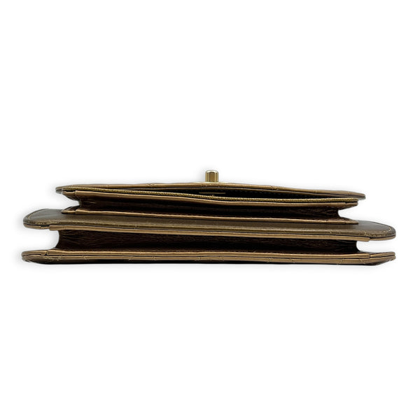 CC Seasonal Flap Gold Shoulder Bag in Calfskin, Gold hardware
