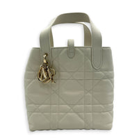 Toujours Tote Bag Vertical  White in Calfskin, Gold hardware