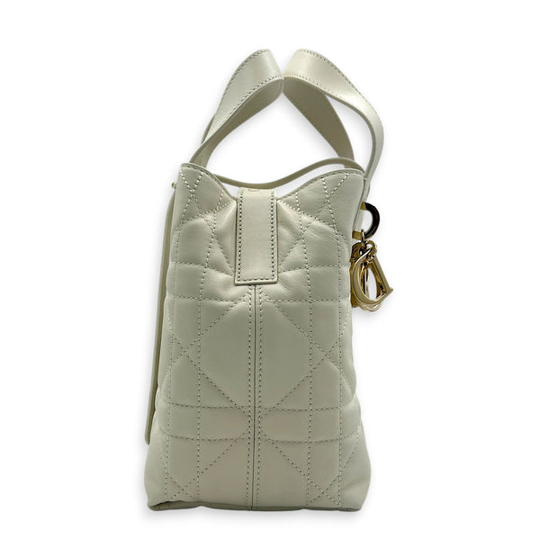 Toujours Tote Bag Vertical  White in Calfskin, Gold hardware