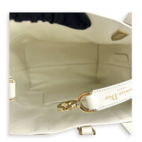 Toujours Tote Bag Vertical  White in Calfskin, Gold hardware