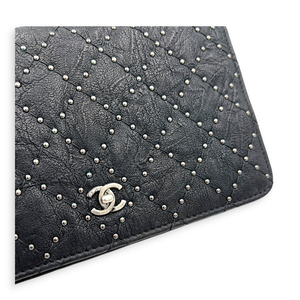 CC Studs Wallet On Chain Black in Calfskin, Silver hardware