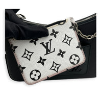 Marelle Shoulder Bag Black in Epi Leather, Silver hardware