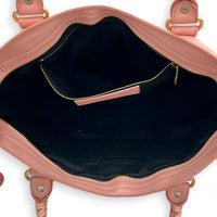 City Shoulder Bag Pink in Calfskin, Gold hardware