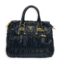 Gaufre Top Handle Bag Nero in Nappa Leather, Gold hardware