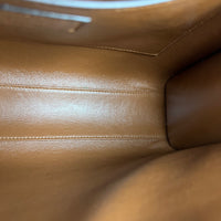 Manhattan Shoulder Bag Medium Tan in Calfskin, Gold hardware