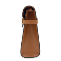 Manhattan Shoulder Bag Medium Tan in Calfskin, Gold hardware