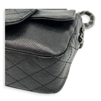 Flap Shoulder Bag Black Metallic in Caviar Leather, Silver hardware