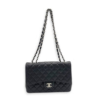Classic Flap Shoulder Bag Medium Black in Caviar Leather, Silver hardware
