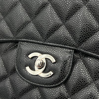 Classic Flap Shoulder Bag Medium Black in Caviar Leather, Silver hardware