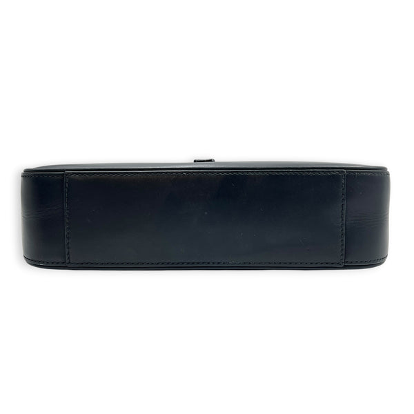 Le 5 A 7 Shoulder Bag Black in Calfskin, Gold hardware