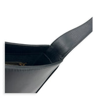 Le 5 A 7 Shoulder Bag Black in Calfskin, Gold hardware