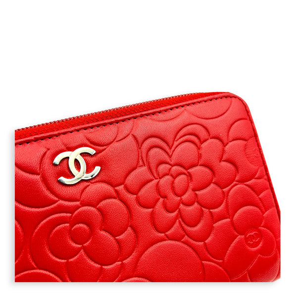 Camelia Wallet Long Red in Lambskin, Silver hardware