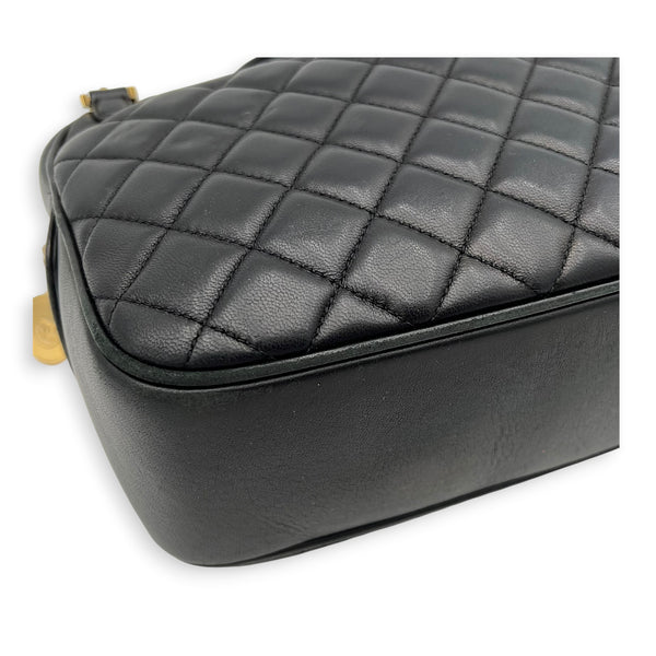 CC Shoulder Bag Black in Lambskin, Gold hardware