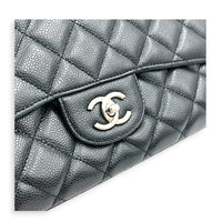 Classic Shoulder Bag Single Flap Maxi Black in Caviar Leather, Silver hardware