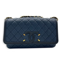 CC Filigree Shoulder Bag Medium Navy in Caviar Leather, Gold hardware